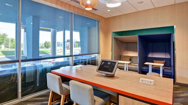 <b>Tru by Hilton Syracuse North Airport Lobby</b>. Images powered by <a href="https://iceportal.shijigroup.com/" title="IcePortal" target="_blank">IcePortal</a>.