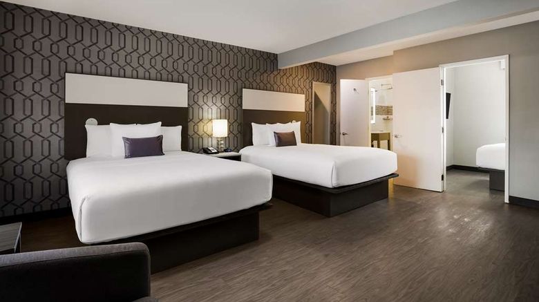 <b>Sunset West Hotel, SureStay Coll By BW Room</b>. Images powered by <a href="https://iceportal.shijigroup.com/" title="IcePortal" target="_blank">IcePortal</a>.