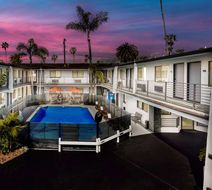 Sunset West Hotel, SureStay Coll By BW Exterior