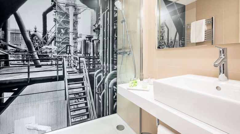 <b>NH Essen Room</b>. Images powered by <a href="https://iceportal.shijigroup.com/" title="IcePortal" target="_blank">IcePortal</a>.