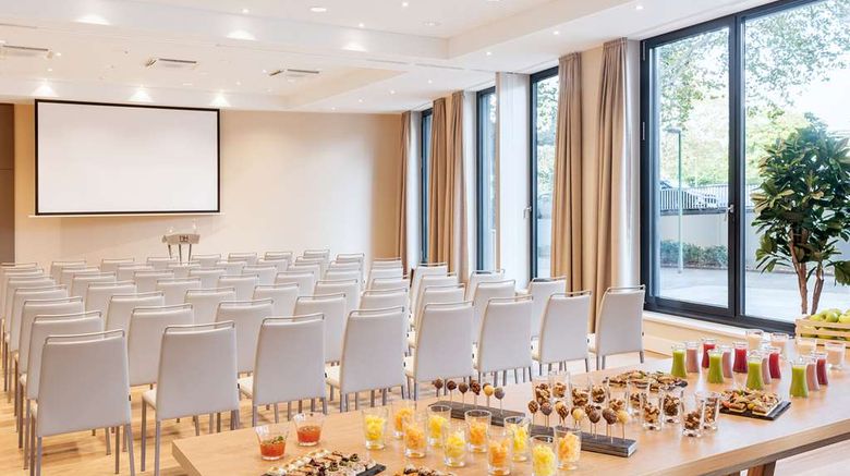 <b>NH Essen Meeting</b>. Images powered by <a href="https://iceportal.shijigroup.com/" title="IcePortal" target="_blank">IcePortal</a>.