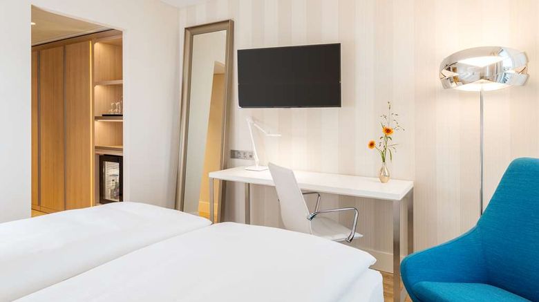 <b>NH Essen Room</b>. Images powered by <a href="https://iceportal.shijigroup.com/" title="IcePortal" target="_blank">IcePortal</a>.