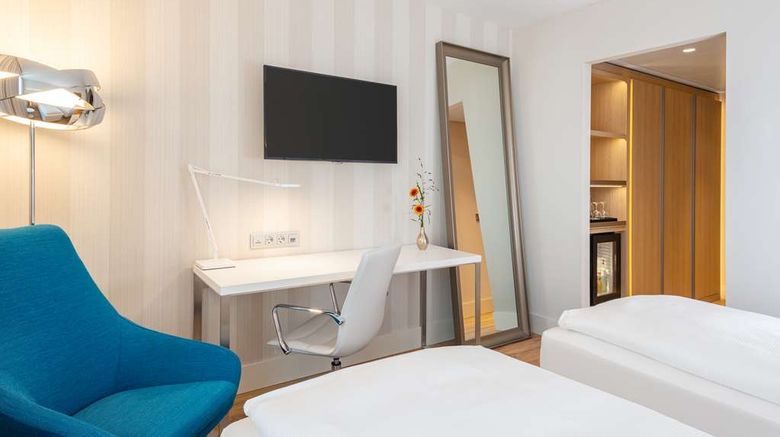 <b>NH Essen Room</b>. Images powered by <a href="https://iceportal.shijigroup.com/" title="IcePortal" target="_blank">IcePortal</a>.
