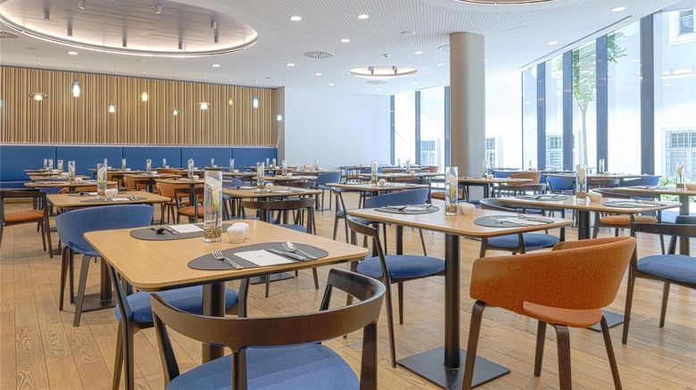 <b>NH Graz City Restaurant</b>. Images powered by <a href="https://iceportal.shijigroup.com/" title="IcePortal" target="_blank">IcePortal</a>.