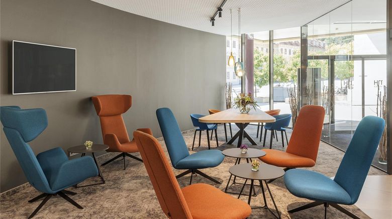 <b>NH Graz City Lobby</b>. Images powered by <a href="https://iceportal.shijigroup.com/" title="IcePortal" target="_blank">IcePortal</a>.