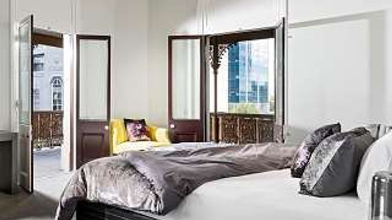 <b>The Melbourne Hotel Suite</b>. Images powered by <a href="https://iceportal.shijigroup.com/" title="IcePortal" target="_blank">IcePortal</a>.