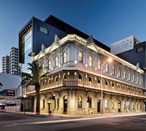 The Melbourne Hotel Exterior