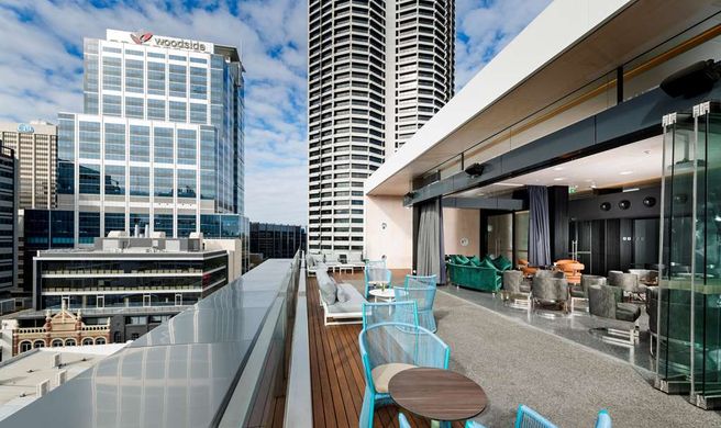 The Melbourne Hotel Exterior