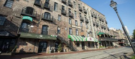 Cotton Sail Hotel, Tapestry Collection Exterior