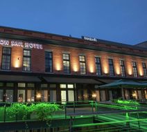 Cotton Sail Hotel, Tapestry Collection Exterior
