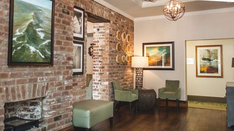 <b>Cotton Sail Hotel, Tapestry Collection Lobby</b>. Images powered by <a href="https://iceportal.shijigroup.com/" title="IcePortal" target="_blank">IcePortal</a>.