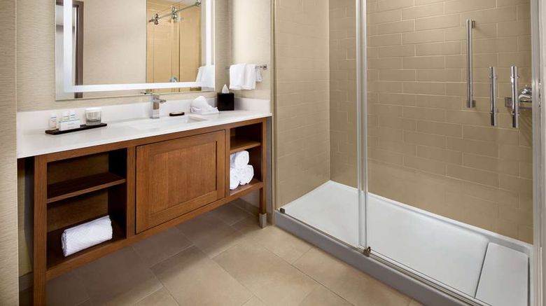<b>Embassy Suites South Bend at Notre Dame Room</b>. Images powered by <a href="https://iceportal.shijigroup.com/" title="IcePortal" target="_blank">IcePortal</a>.