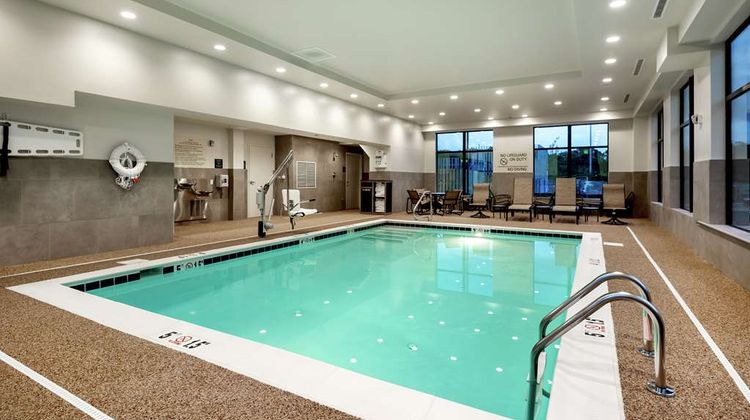 Hampton Inn Bayview Campus Pool