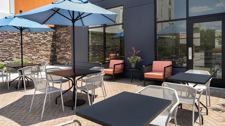 Hampton Inn Bayview Campus Exterior