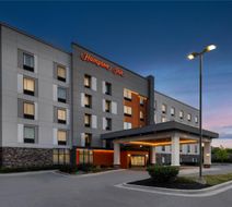 Hampton Inn Bayview Campus Exterior