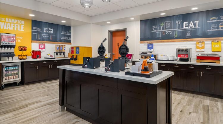 Hampton Inn Bayview Campus Restaurant