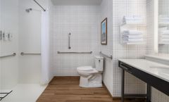 Hampton Inn Bayview Campus