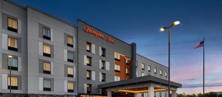 Hampton Inn Bayview Campus Exterior