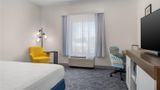 <b>Hampton Inn Bayview Campus Room</b>. Images powered by <a href="https://iceportal.shijigroup.com/" title="IcePortal" target="_blank">IcePortal</a>.