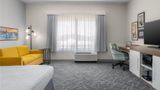 <b>Hampton Inn Bayview Campus Room</b>. Images powered by <a href="https://iceportal.shijigroup.com/" title="IcePortal" target="_blank">IcePortal</a>.