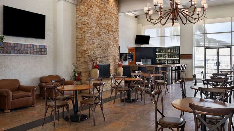 <b>Ramada Tucson Restaurant</b>. Images powered by <a href="https://iceportal.shijigroup.com/" title="IcePortal" target="_blank">IcePortal</a>.