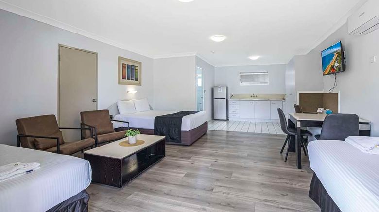 <b>Comfort Inn North Brisbane Room</b>. Images powered by <a href="https://iceportal.shijigroup.com/" title="IcePortal" target="_blank">IcePortal</a>.