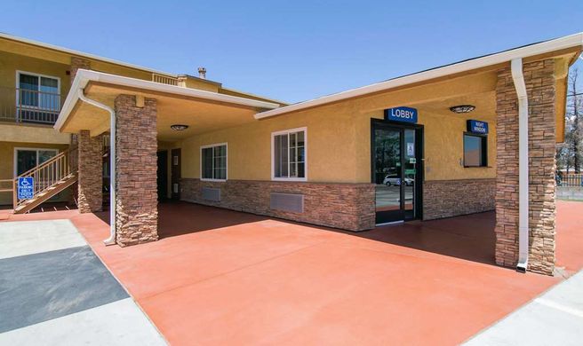 Rodeway Inn Adelanto Exterior