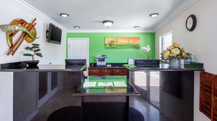 Rodeway Inn Adelanto Lobby