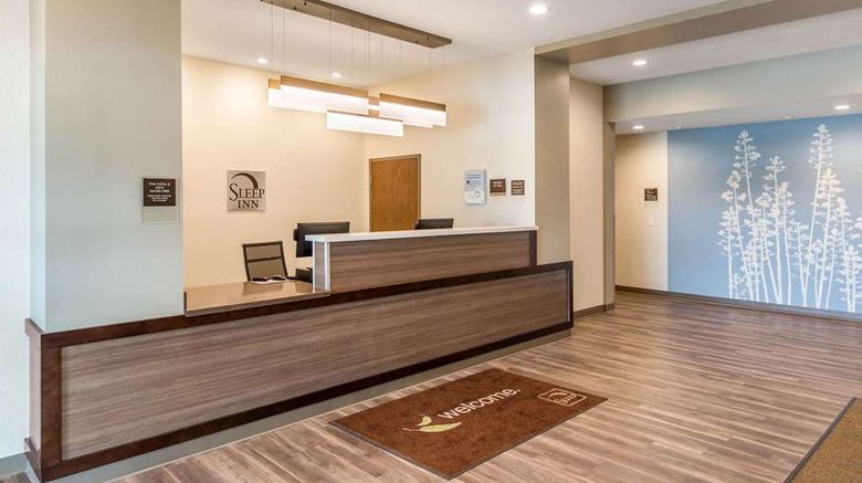 <b>Sleep Inn & Suites, South Jacksonville Lobby</b>. Images powered by <a href="https://iceportal.shijigroup.com/" title="IcePortal" target="_blank">IcePortal</a>.
