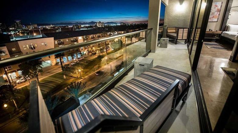 <b>FOUND:RE Phoenix Suite</b>. Images powered by <a href="https://iceportal.shijigroup.com/" title="IcePortal" target="_blank">IcePortal</a>.