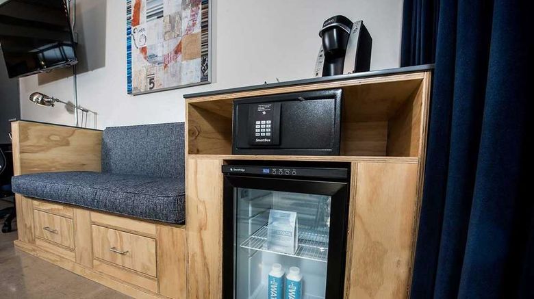<b>FOUND:RE Phoenix Room</b>. Images powered by <a href="https://iceportal.shijigroup.com/" title="IcePortal" target="_blank">IcePortal</a>.