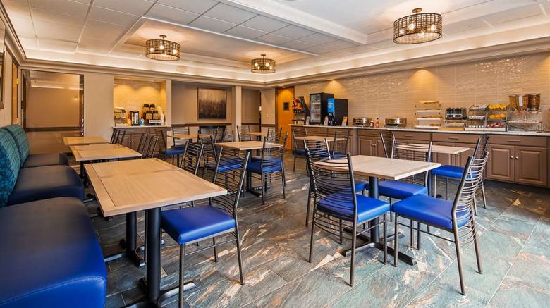 <b>Best Western Plus Hudson Hotel Restaurant</b>. Images powered by <a href="https://iceportal.shijigroup.com/" title="IcePortal" target="_blank">IcePortal</a>.