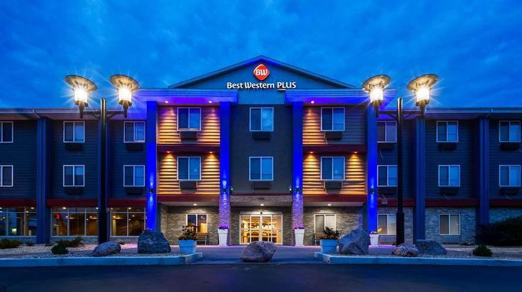 Best Western Plus Hudson Hotel Exterior