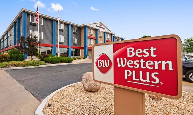 Best Western Plus Hudson Hotel Exterior