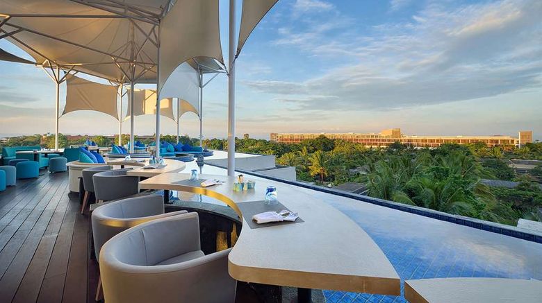 <b>De Vins Sky Hotel Seminyak Restaurant</b>. Images powered by <a href="https://iceportal.shijigroup.com/" title="IcePortal" target="_blank">IcePortal</a>.