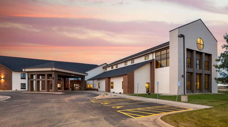Best Western Watertown Inn and Suites Exterior