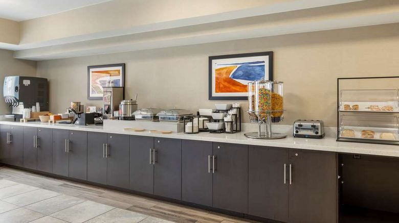 <b>Best Western Watertown Inn and Suites Restaurant</b>. Images powered by <a href="https://iceportal.shijigroup.com/" title="IcePortal" target="_blank">IcePortal</a>.