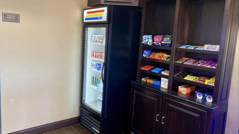 <b>Best Western Emporia Inn Lobby</b>. Images powered by <a href="https://iceportal.shijigroup.com/" title="IcePortal" target="_blank">IcePortal</a>.