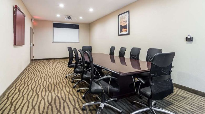 <b>Comfort Suites Eufaula Meeting</b>. Images powered by <a href="https://iceportal.shijigroup.com/" title="IcePortal" target="_blank">IcePortal</a>.