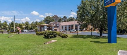 Comfort Suites Eufaula Exterior