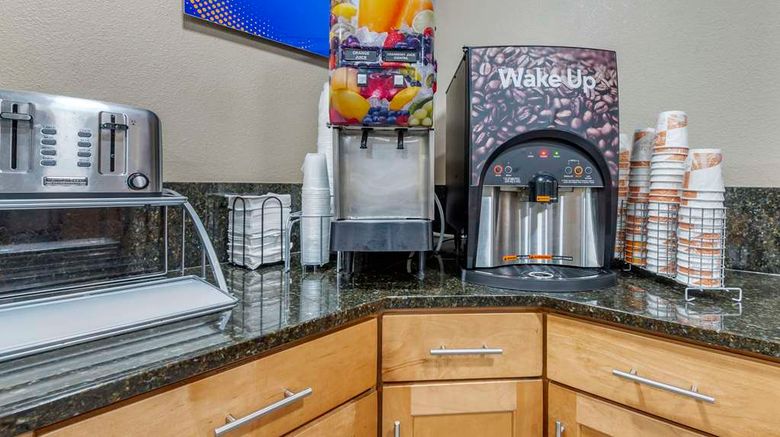 <b>Comfort Inn Asheville/Tunnel Road Restaurant</b>. Images powered by <a href="https://iceportal.shijigroup.com/" title="IcePortal" target="_blank">IcePortal</a>.