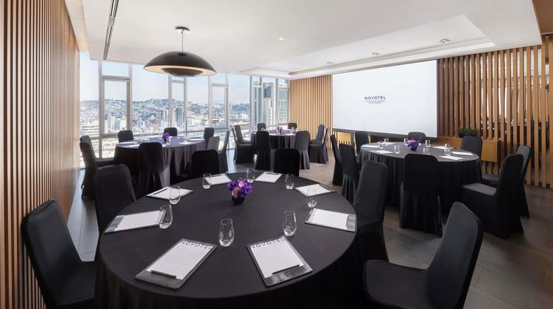 <b>Novotel Ambassador Seoul Dongdaemun Meeting</b>. Images powered by <a href="https://iceportal.shijigroup.com/" title="IcePortal" target="_blank">IcePortal</a>.
