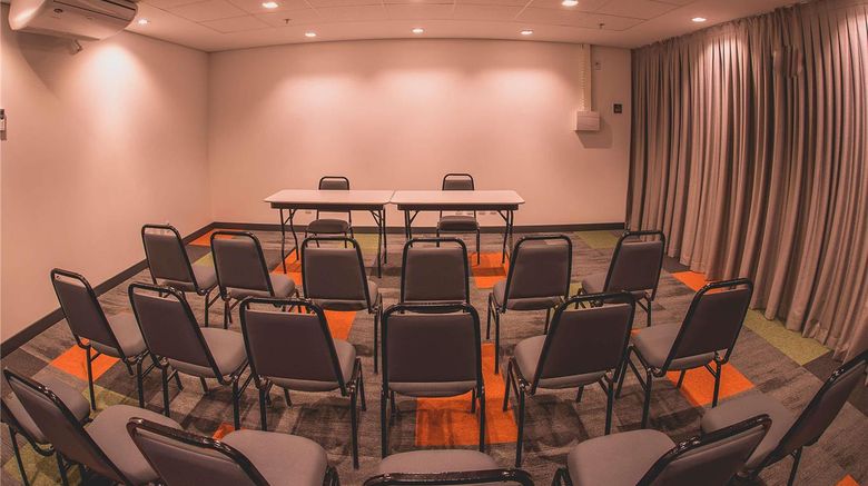 <b>Ibis Carlos Barbosa Hotel Meeting</b>. Images powered by <a href="https://iceportal.shijigroup.com/" title="IcePortal" target="_blank">IcePortal</a>.