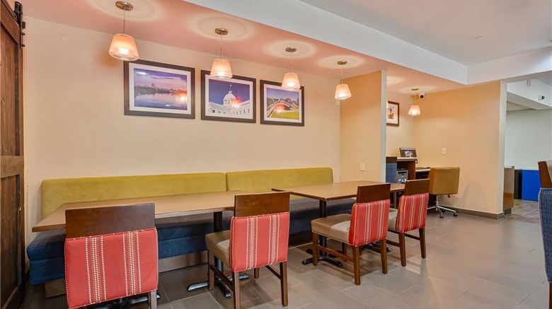 <b>Comfort Inn & Suites Montgomery East Restaurant</b>. Images powered by <a href="https://iceportal.shijigroup.com/" title="IcePortal" target="_blank">IcePortal</a>.