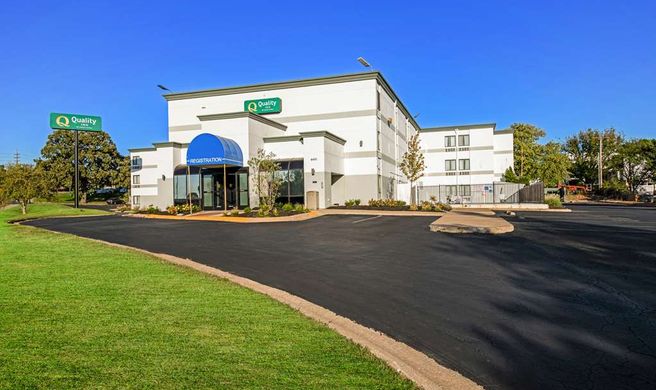 Quality Inn Merriam/Shawnee Exterior