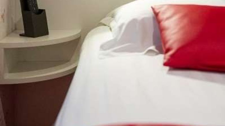 <b>Hotel du Moulin d'Or Lille Room</b>. Images powered by <a href="https://iceportal.shijigroup.com/" title="IcePortal" target="_blank">IcePortal</a>.