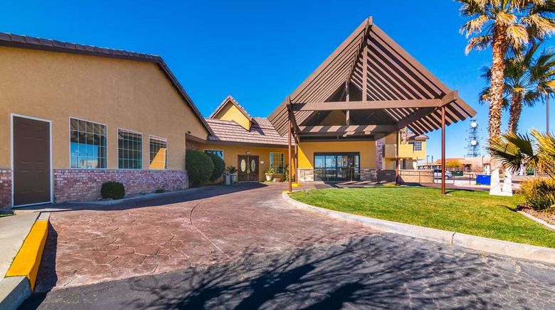 <b>Comfort Inn & Suites Mojave Exterior</b>. Images powered by <a href="https://iceportal.shijigroup.com/" title="IcePortal" target="_blank">IcePortal</a>.