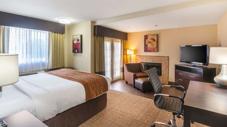 <b>Comfort Inn & Suites Mojave Suite</b>. Images powered by <a href="https://iceportal.shijigroup.com/" title="IcePortal" target="_blank">IcePortal</a>.
