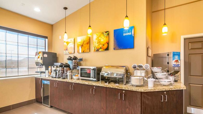 <b>Comfort Inn & Suites Mojave Restaurant</b>. Images powered by <a href="https://iceportal.shijigroup.com/" title="IcePortal" target="_blank">IcePortal</a>.