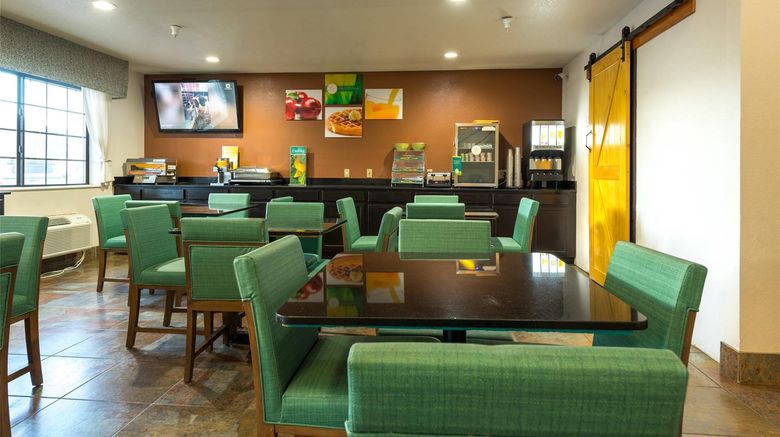 <b>Quality Inn & Suites of South Fork Restaurant</b>. Images powered by <a href="https://iceportal.shijigroup.com/" title="IcePortal" target="_blank">IcePortal</a>.